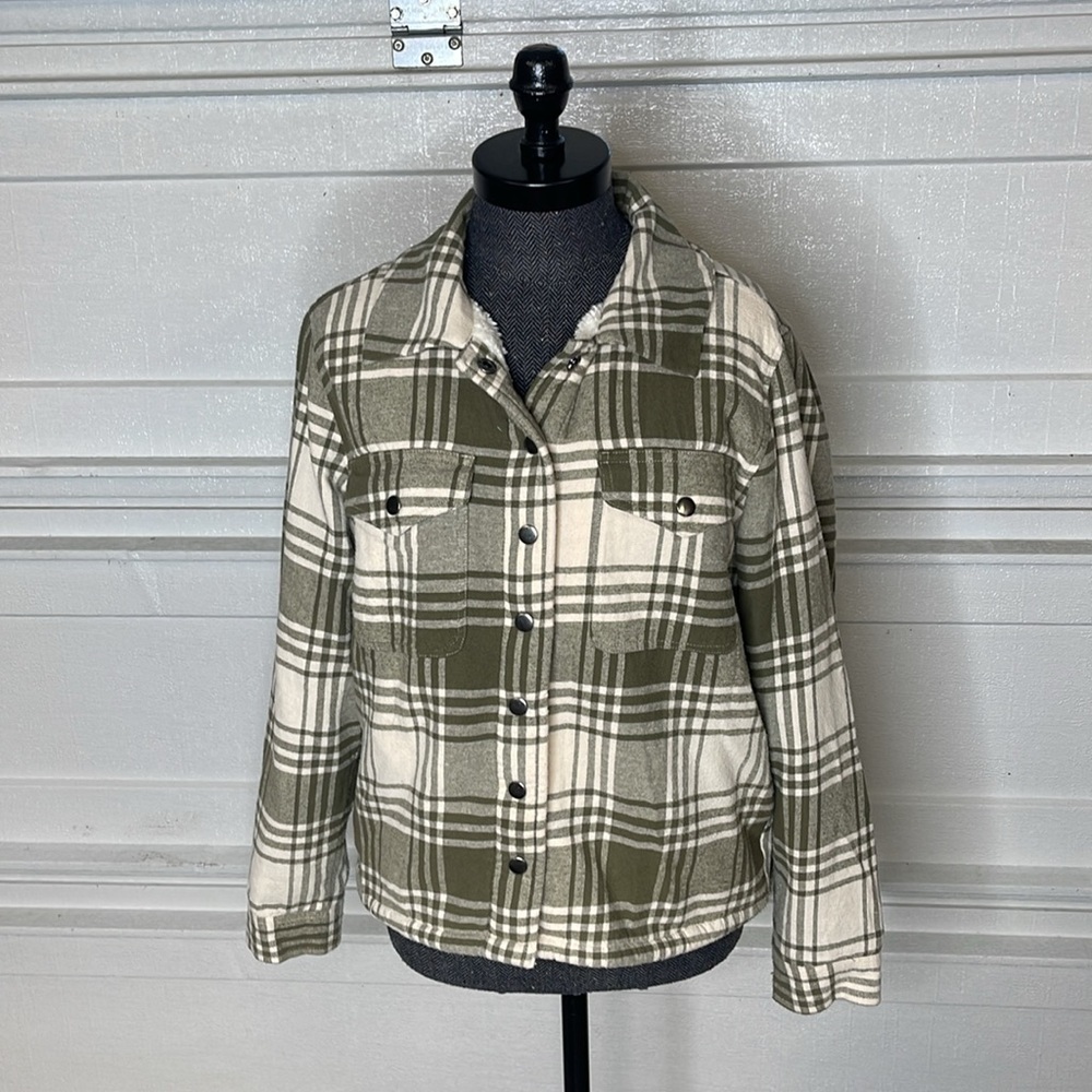 Womens Lucky Brand Flannel Jacket Plaid Sherpa Lined Green Beige Pockets Medium
